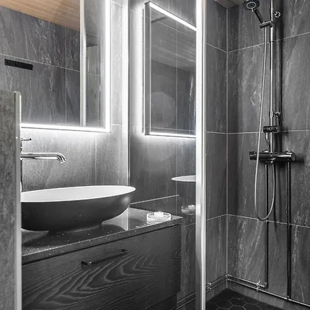 Baron's By Hilla Villa