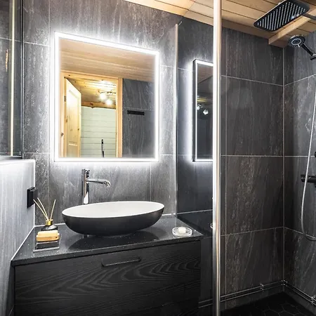 Willa Baron's By Hilla Levi